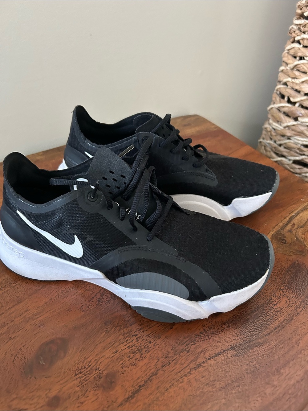 Nike SuperRep women’s 8.5 EUC tennis shoes
